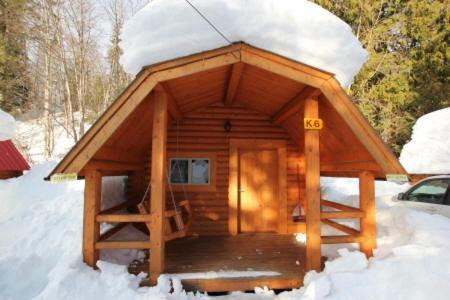 Revelstoke Campgrounds & Cabins Villa Exterior photo